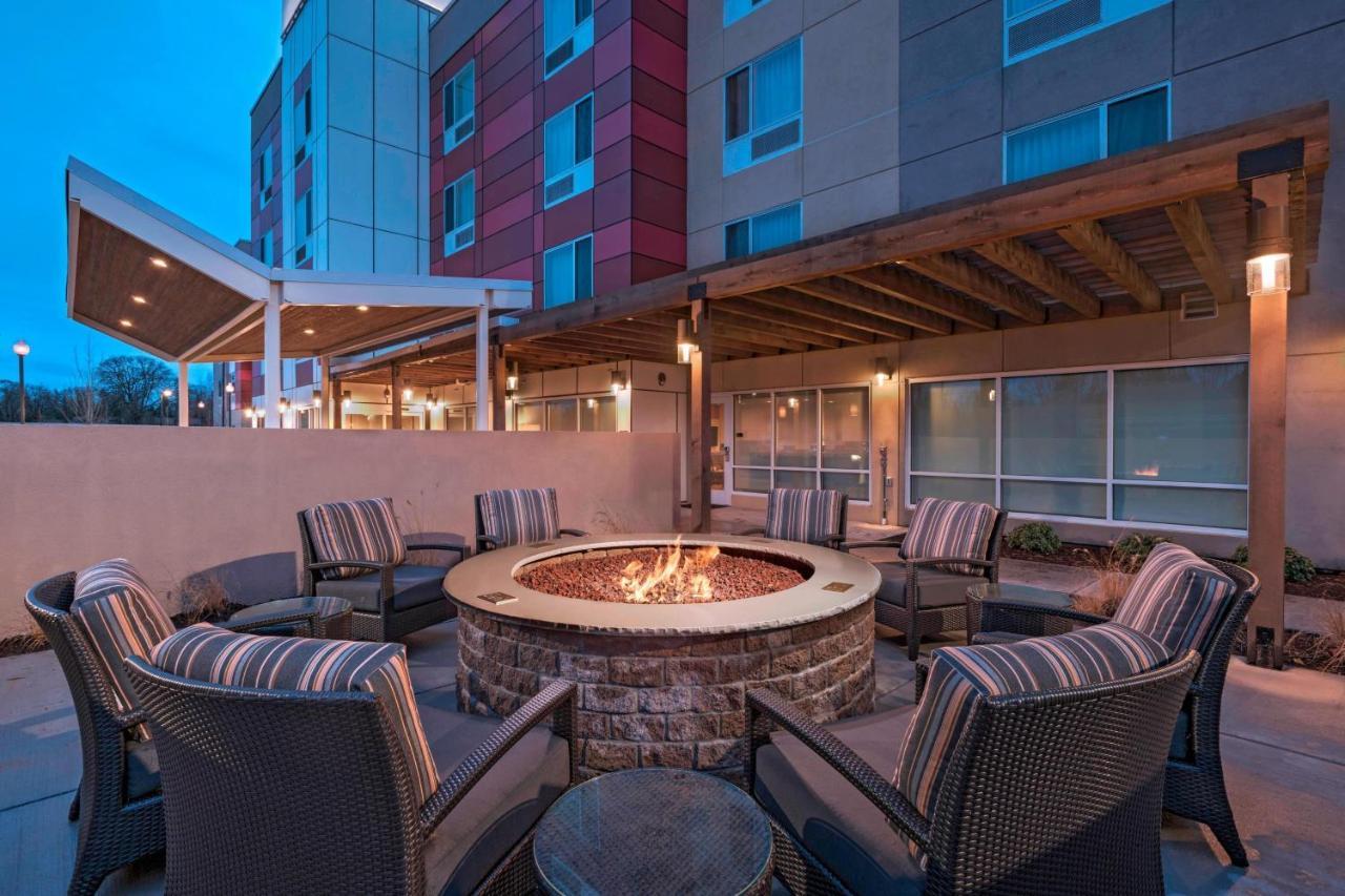 Towneplace Suites By Marriott Tacoma Lakewood Bagian luar foto