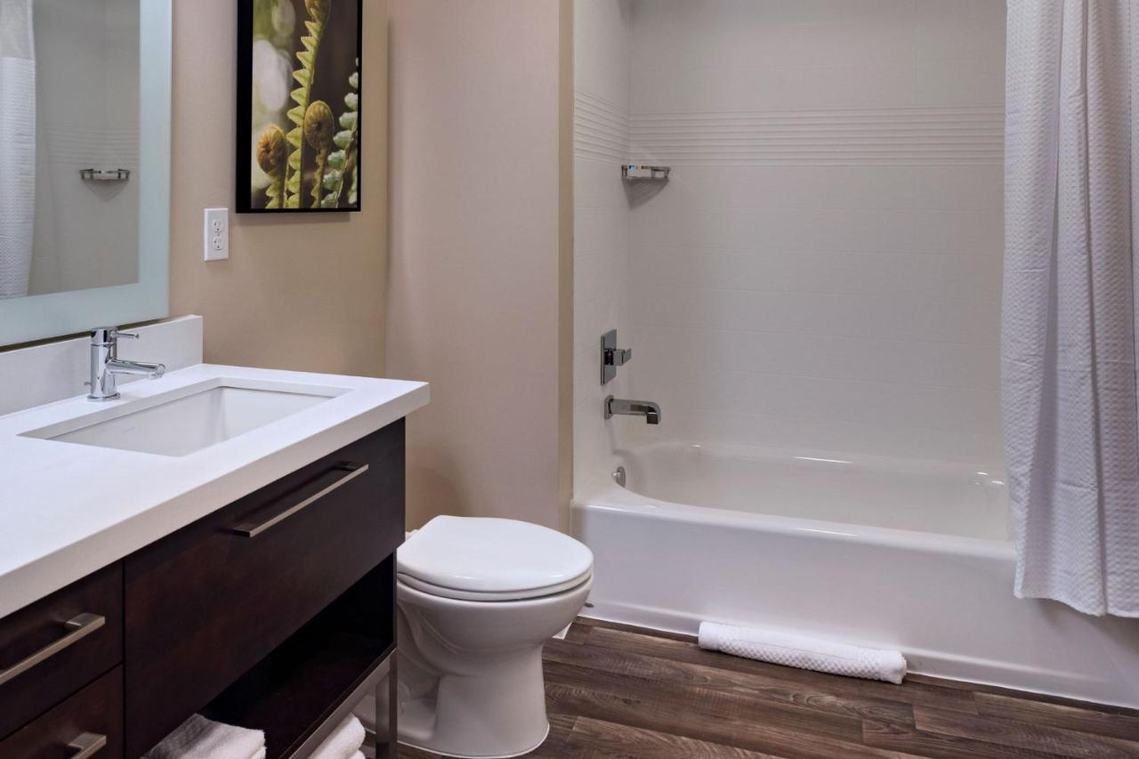 Towneplace Suites By Marriott Tacoma Lakewood Bagian luar foto