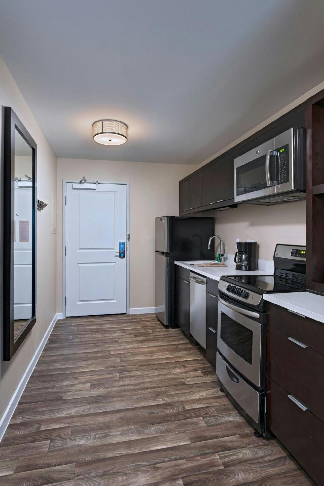 Towneplace Suites By Marriott Tacoma Lakewood Bagian luar foto